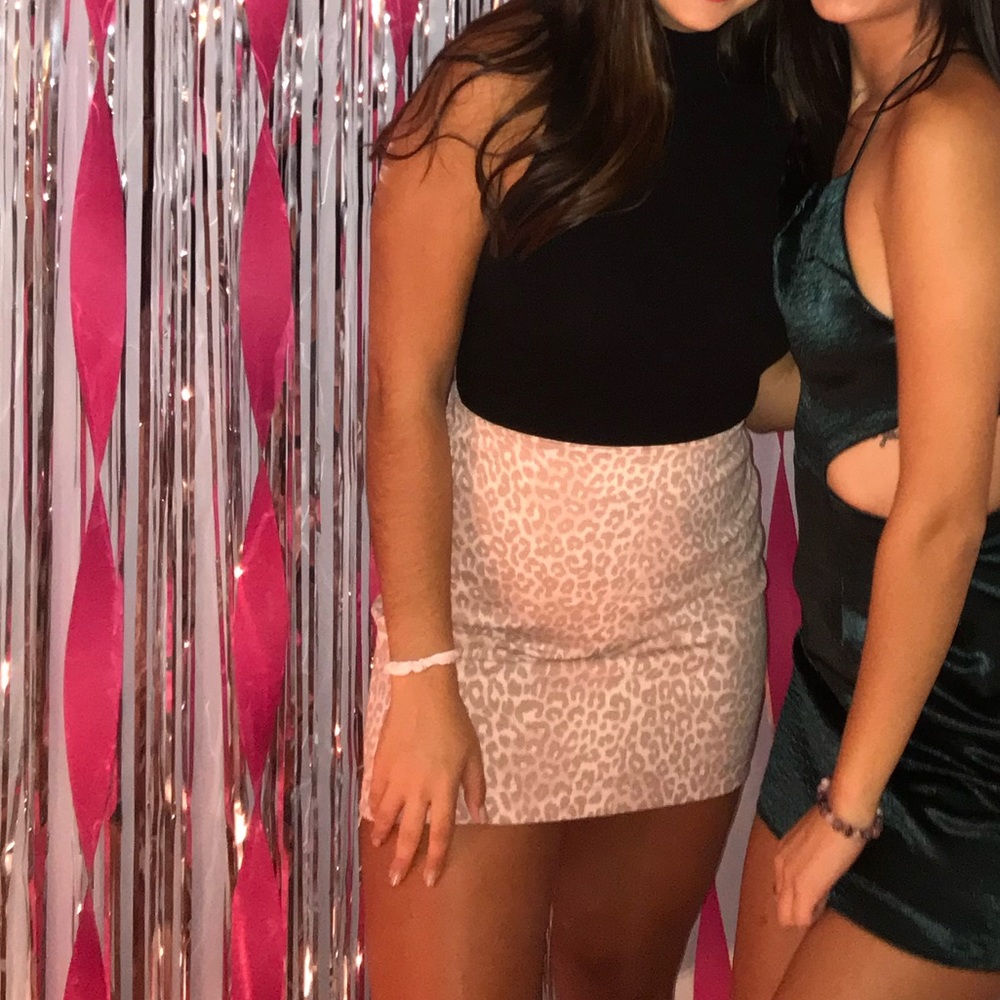 Leopard mini skirt